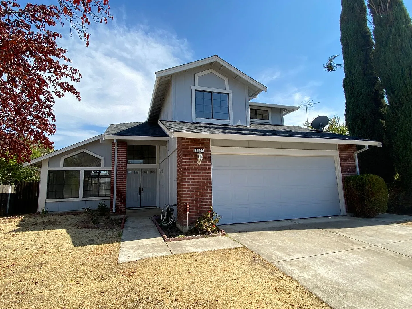 Upgraded Large 4 Bedroom Home on Cul-de-sac — Photo 1