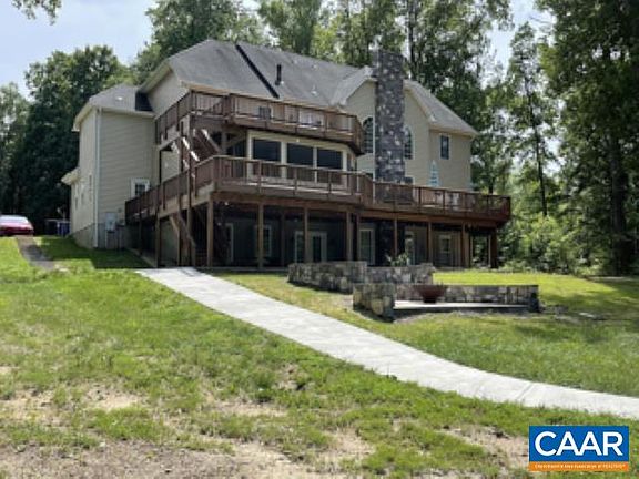 2nd image of 1915 Lake Forest Dr