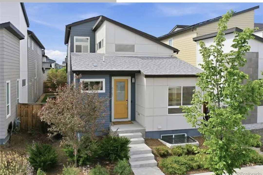 4 bed, 3084 sqft, $3,950 — Photo 1