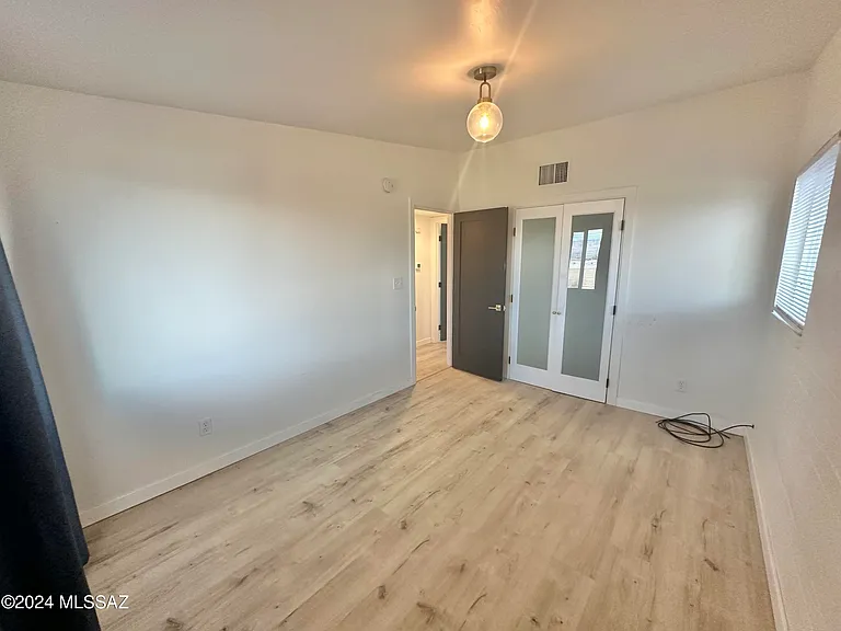 227 S Avenue B — Photo 18