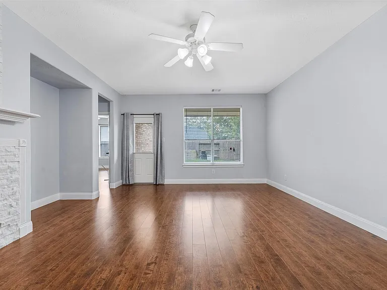 18235 Silver Timber Ct — Photo 15