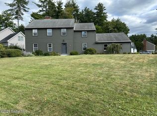 400 Lincoln Dr, Guilderland, NY 12084