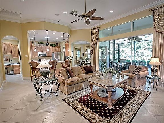5th image of 39124 Treeline Dr