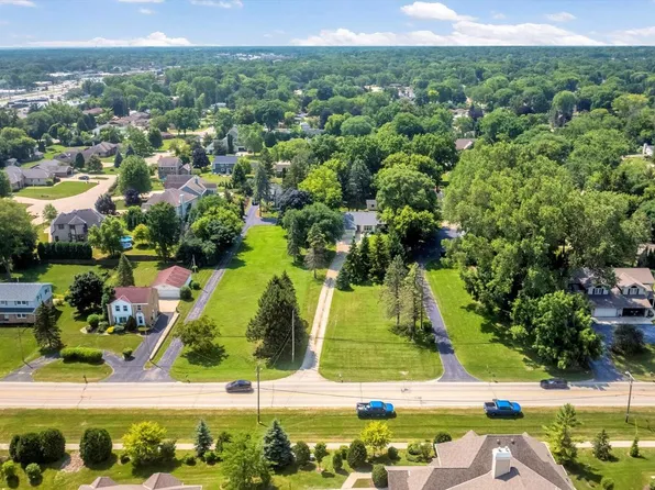 11123 West Edgerton AVENUE, Hales Corners, WI 53130