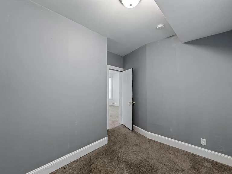 4615 Colfax Ave N — Photo 11