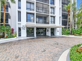 7754 Lakeside Blvd, Boca Raton, FL