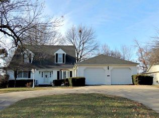 956 S Walnut St, Maryville, MO 64468