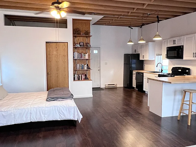 1708 S Carpenter St #2R — Photo 2