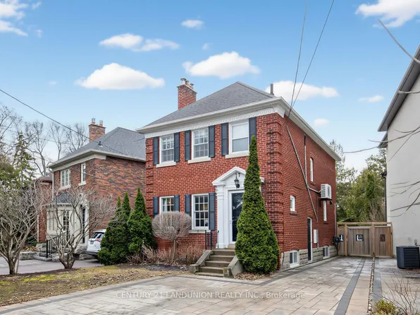 17 Otter Cres, Toronto, ON M5N 2W3