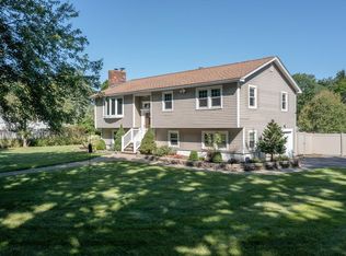 12 Nashua Rd, Windham, NH 03087