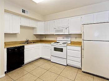 4th image of 6204 E Greenway St APT 1