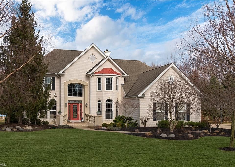 1st image of 28642 Weybridge Dr