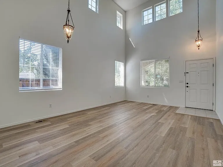 2702 Cintoia Dr — Photo 4