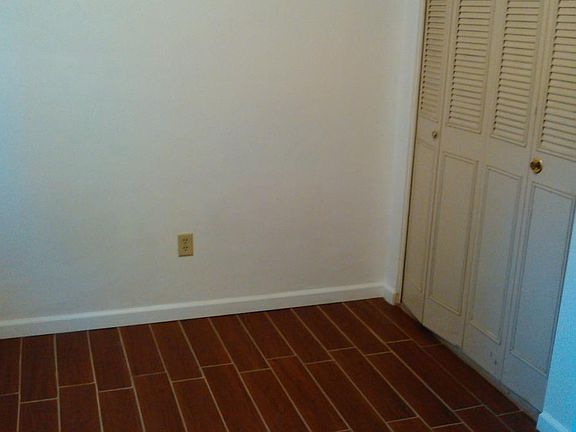 5th image of 401 6th St APT H