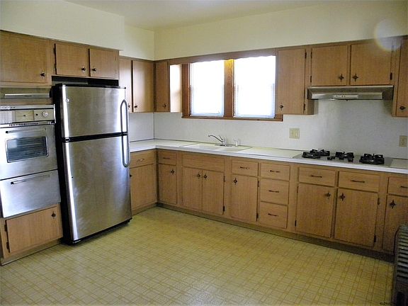 5th image of 30 Charles St