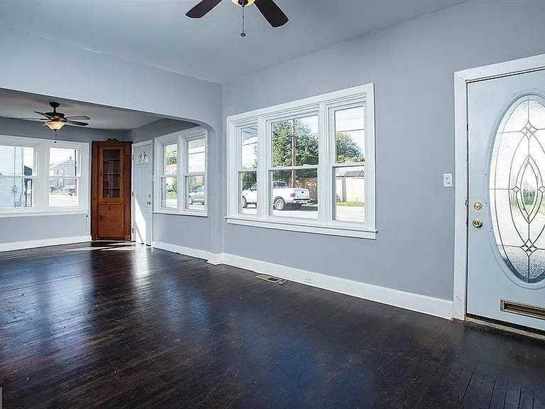 340 S Wood St — Photo 6