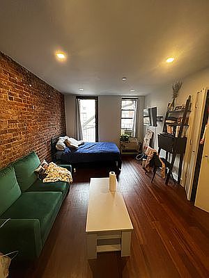 5th image of 516 E 6th St #C25