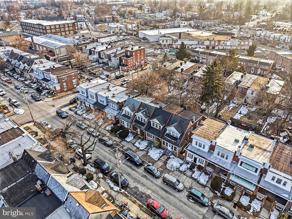 2nd image of 1010 McDowell Ave