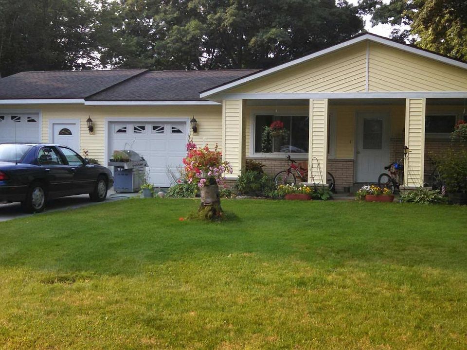 1st image of 2483 Kimberly Dr