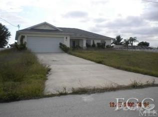 402 NE 20th Ter, Cape Coral, FL 33909