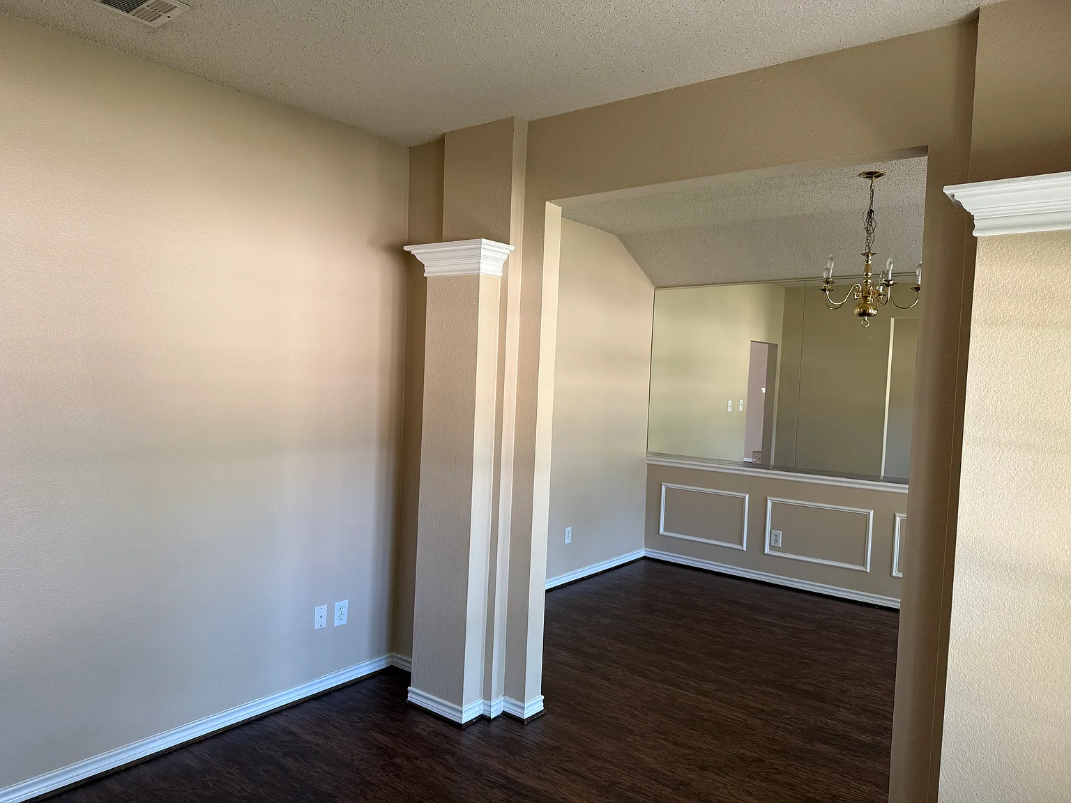 4 bed, 2242 sqft, $2,500 — Photo 2