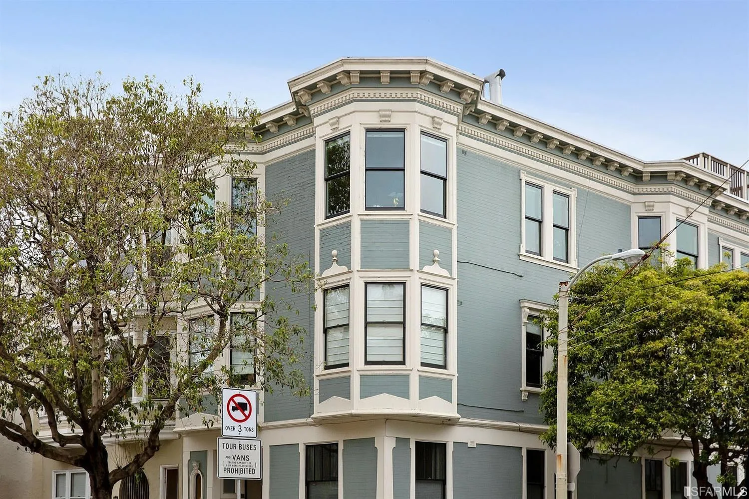 2061 Larkin St photo 1