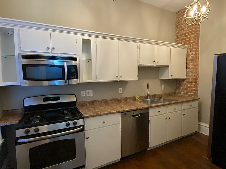 228 Jacksonia St — Photo 3