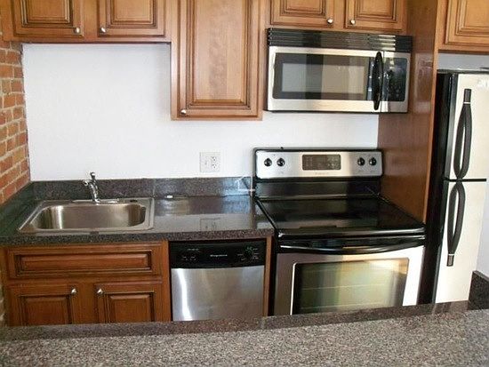 2nd image of 21 Cortes St #6