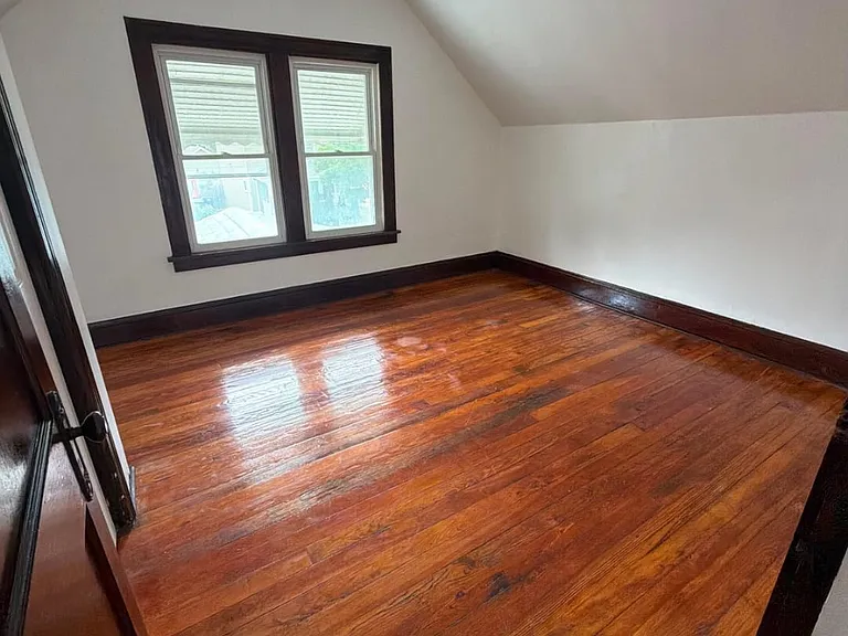 3209 W 54th St — Photo 13