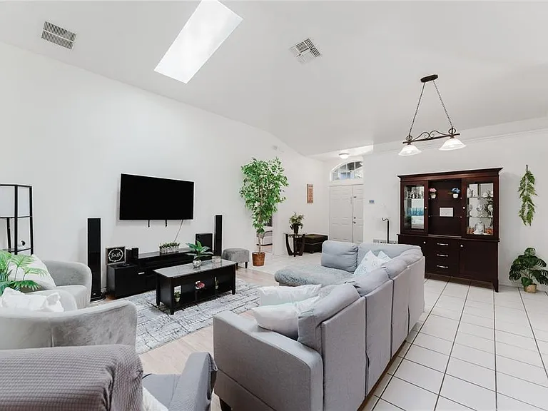 8859 Fort Jefferson Blvd — Photo 10