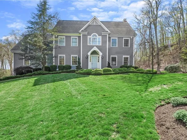 11 Canterbury Lane, Easton, CT 06612