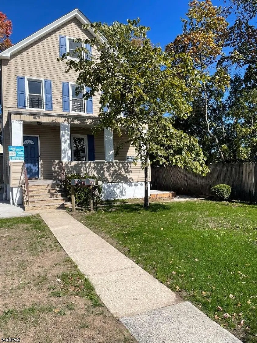 6 Elizabeth Ave — Photo 1
