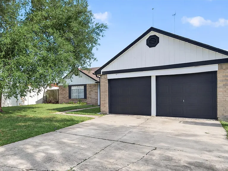 8203 Lone Quail Dr — Photo 2