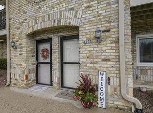 Baldwin Court, Mequon, WI 53092