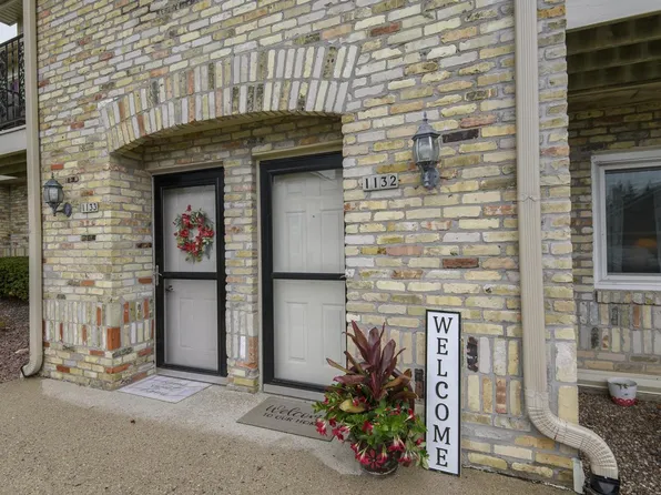 1132 W Baldwin COURT, Mequon, WI 53092