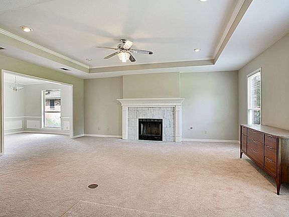 3rd image of 15 Canyon Ln