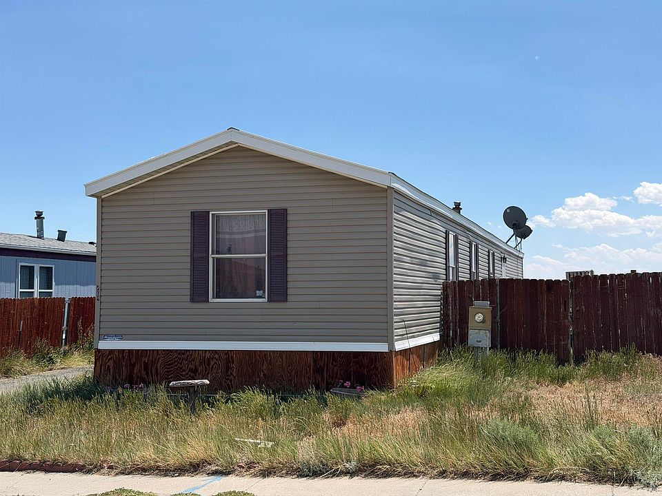 1st image of 802 Apple Ave