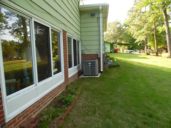 AC unit approx 4 yrs old