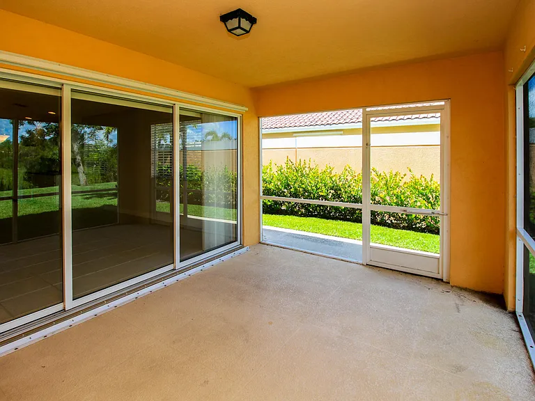 10882 SW Dardanelle Dr — Photo 34