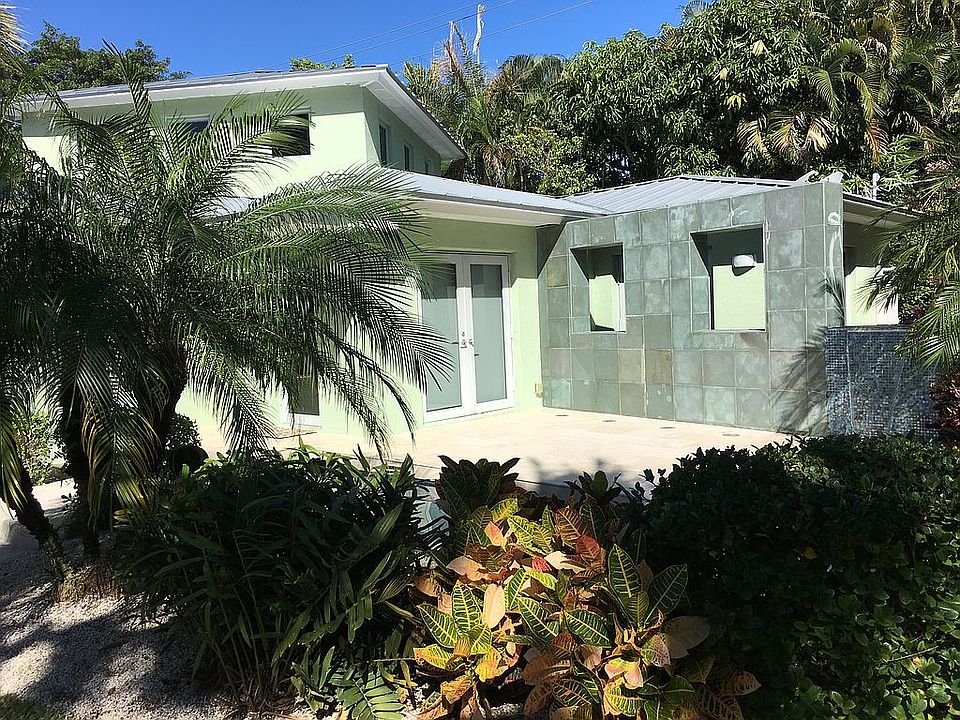 2nd image of 301 Monceaux Rd