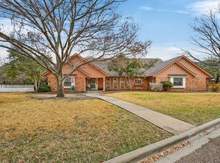 407 N Avenue Z, Clifton, TX 76634