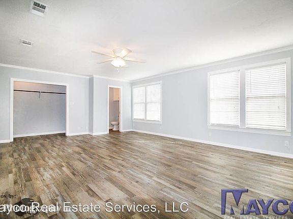 5th image of 139 E Boulevard St