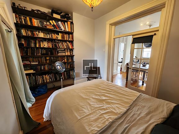 3rd image of 425 Metropolitan Ave Floor 3
