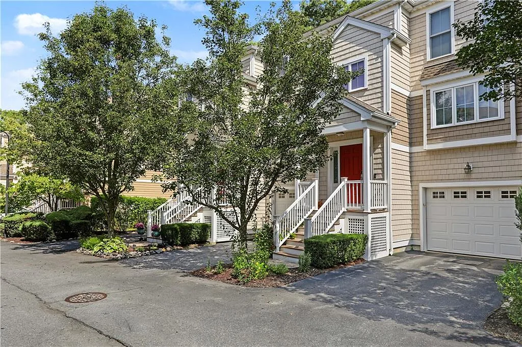 Rumford Gardens — Photo 1
