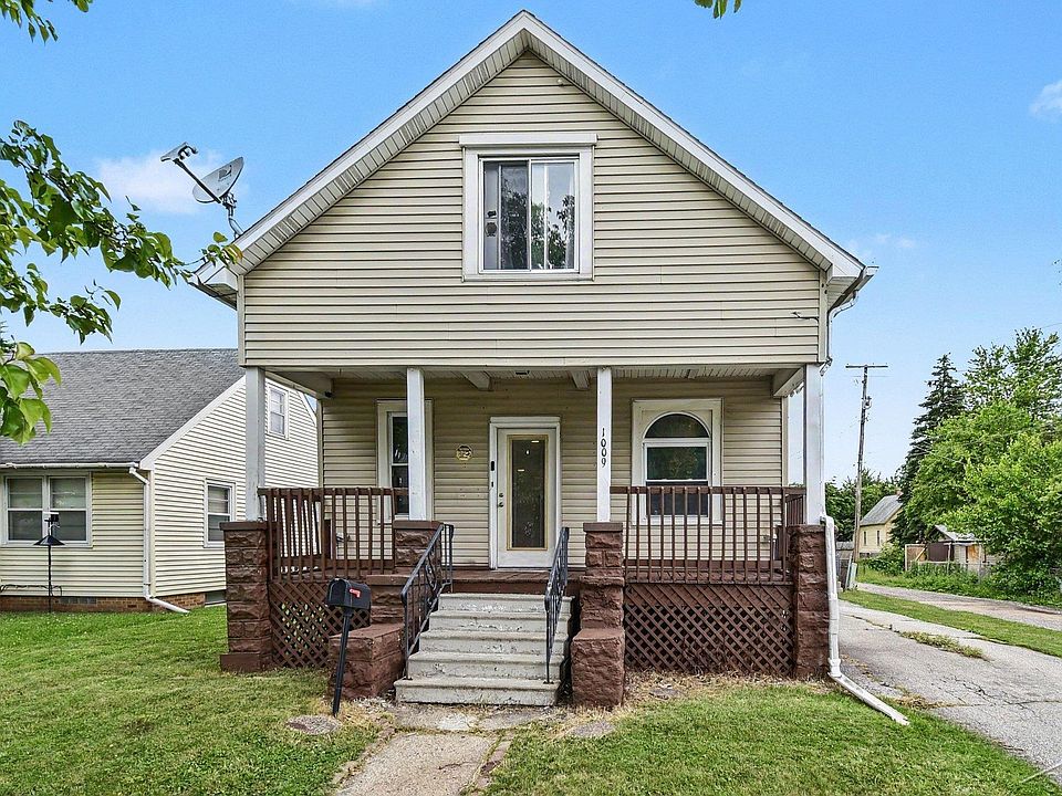 1st image of 1009 22nd St