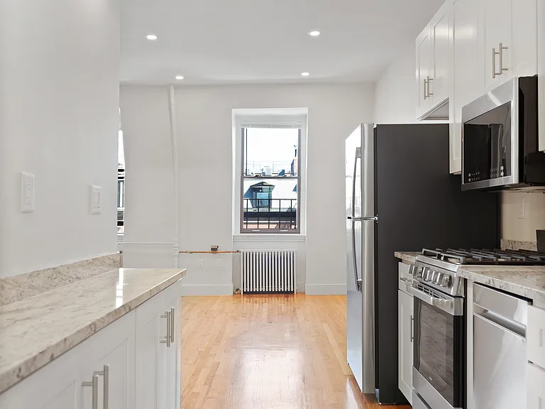 233 Beacon St #11 — Photo 9