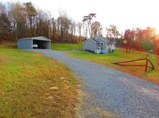 5922 Pine St, Salem, VA 24153