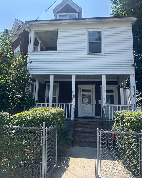 1st image of 31 Lawrence Ave