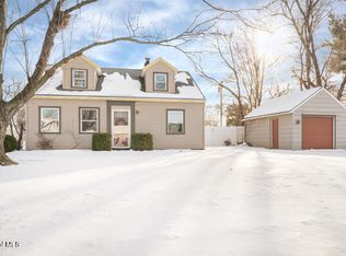 1956 Clement Rd, Schenectady, NY 12303