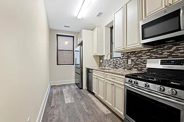 340 Manhattan Avenue